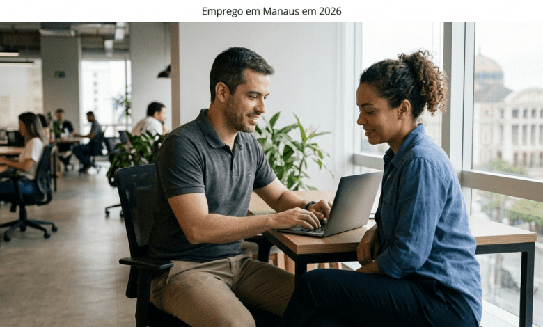 Profissional buscando oportunidades de emprego em Manaus em 2026 utilizando notebook